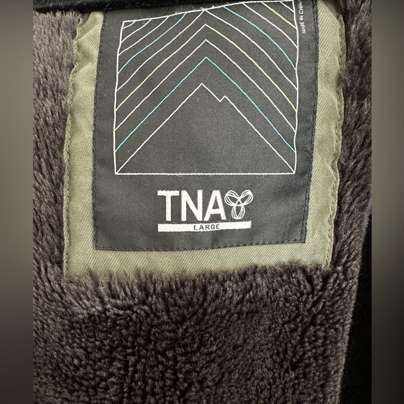 Aritzia TNA summit parka - Picture 3 of 6